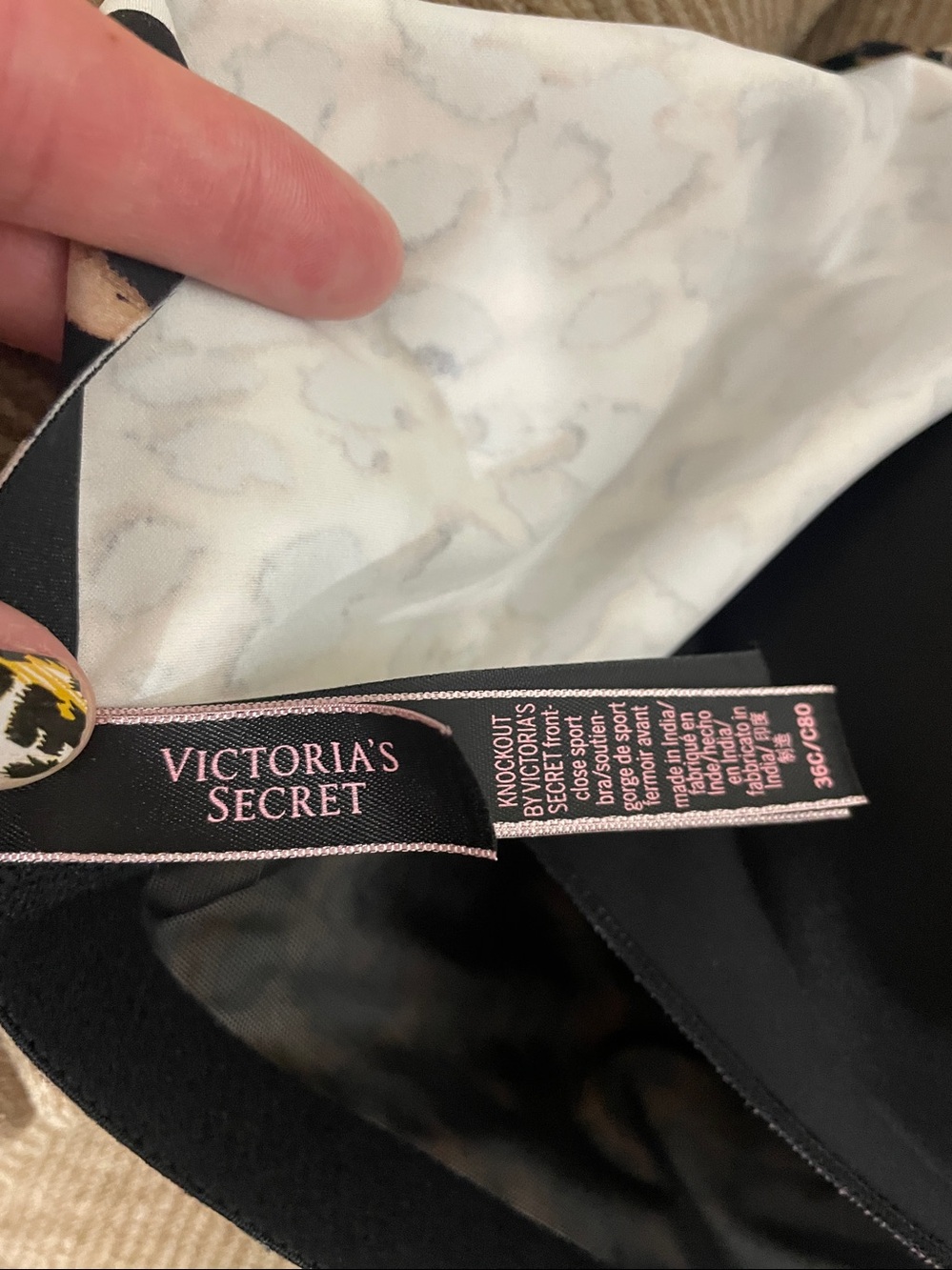 Victoria's Secret Black & White Leopard-Trim Bra - Picture 4 of 5